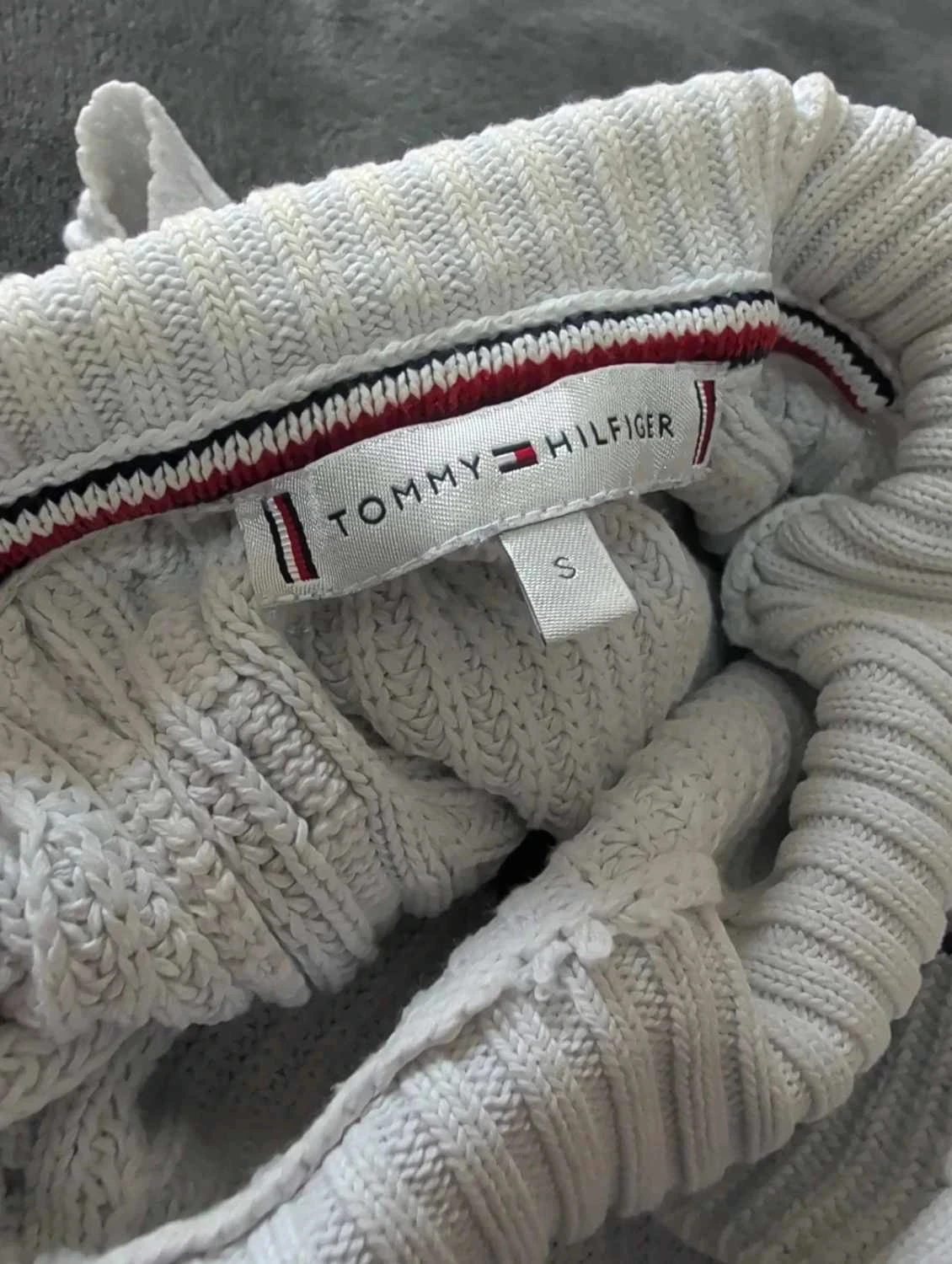 C114 pull Tommy Hilfiger talla S – photo 7